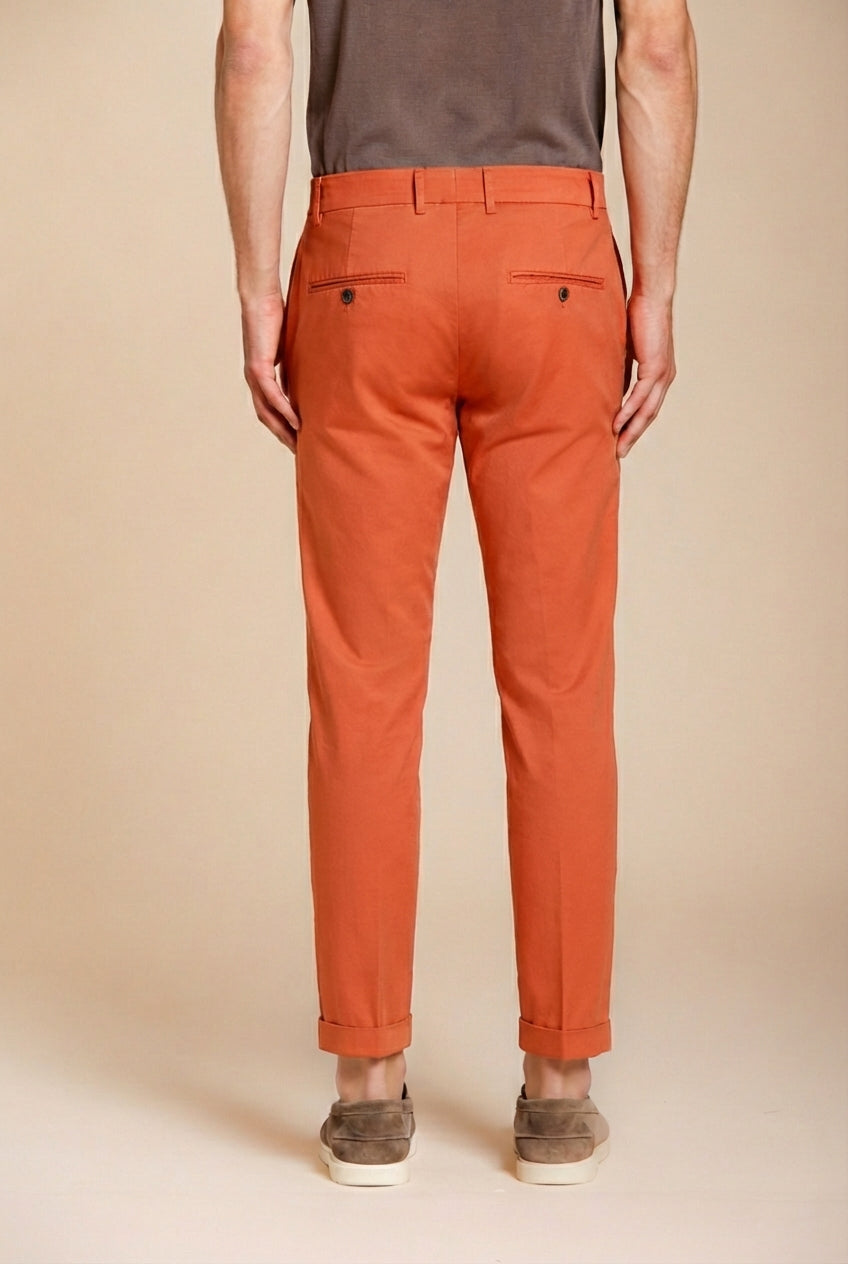 Milano pantalone chino uomo in gabardina stretch extra slim fit ①