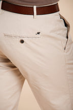 Milano pantalon chino homme en gabardine stretch extra slim fit ①