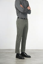 Milano Chinohose Herren in Stretch-Gabardine, Extra Slim Fit ①