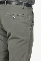 Milano Chinohose Herren in Stretch-Gabardine, Extra Slim Fit ①