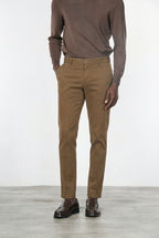 Milano Chinohose Herren in Stretch-Gabardine, Extra Slim Fit ①