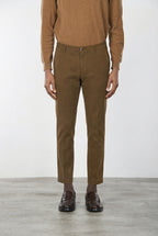 Milano pantalone chino uomo in gabardina stretch extra slim fit ①