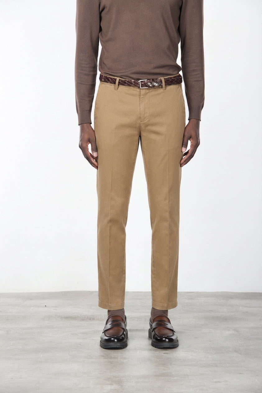 Milano Chinohose Herren in Stretch-Gabardine, Extra Slim Fit ①