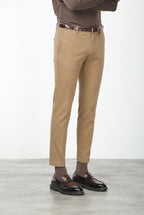 Milano Chinohose Herren in Stretch-Gabardine, Extra Slim Fit ①