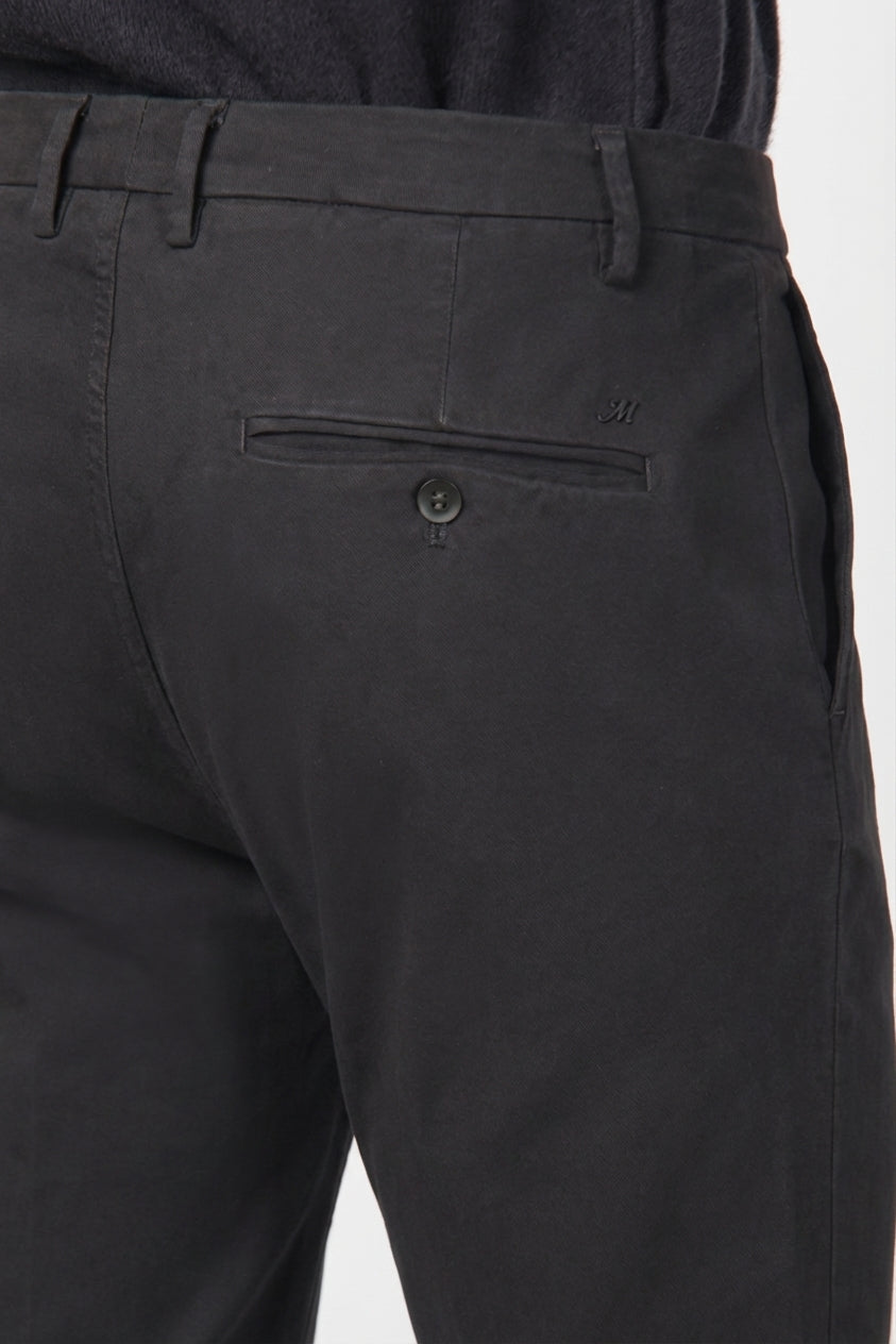Milano pantalone chino uomo in gabardina stretch extra slim fit ①