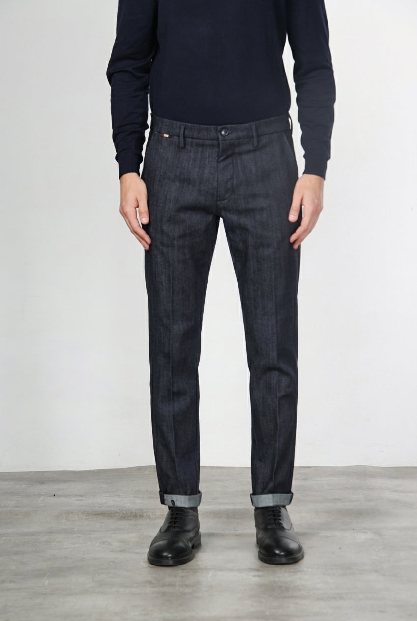 Osaka men’s chino pants in stretch denim, carrot fit
