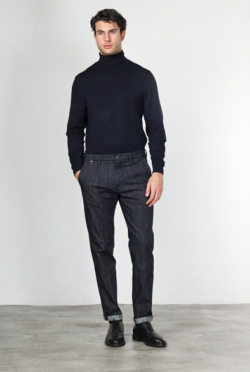 Osaka men’s chino pants in stretch denim, carrot fit