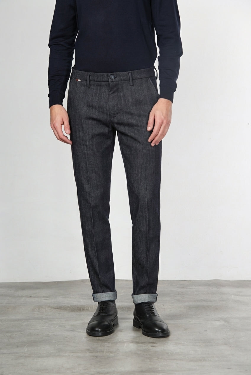 Osaka men’s chino pants in stretch denim, carrot fit