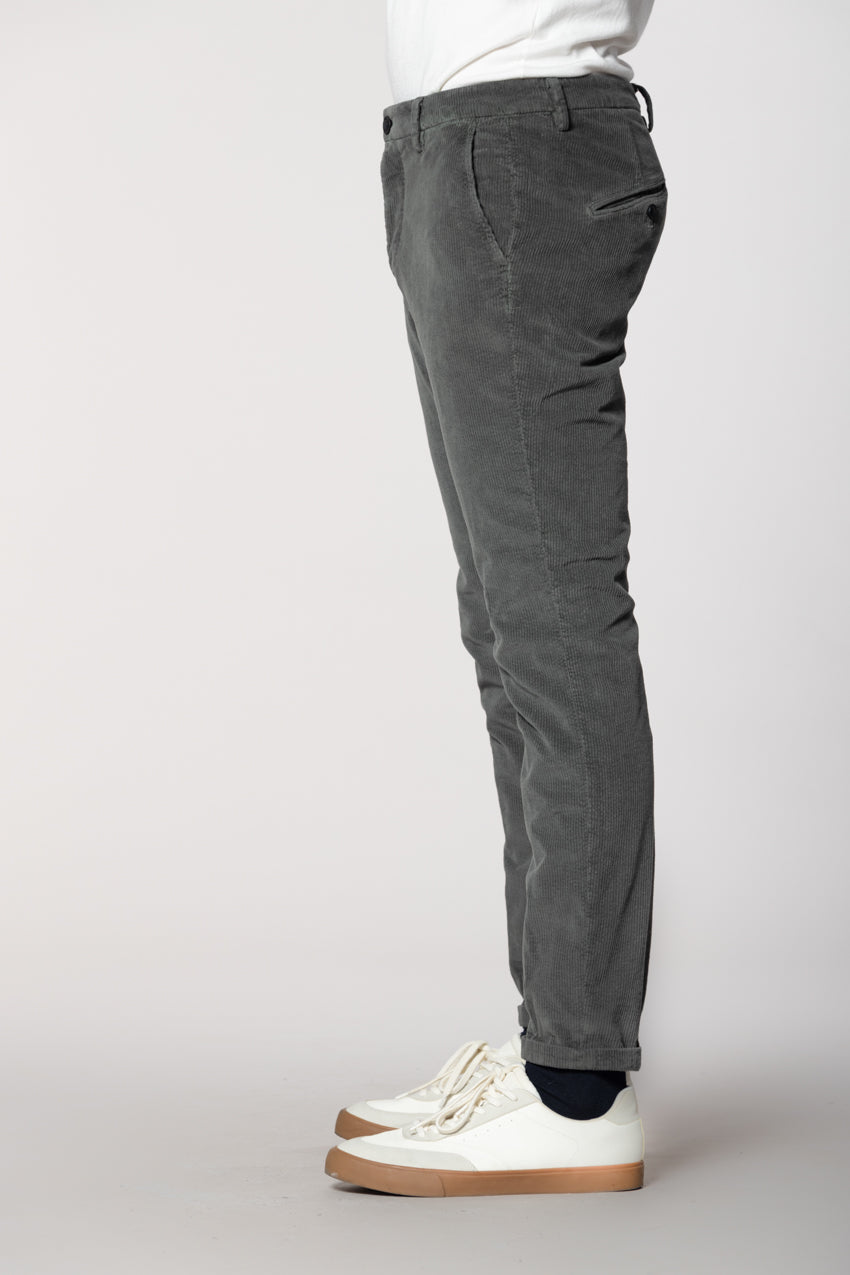 Osaka Herren Chinohose aus 500-Linien-Velours Carrot Fit
