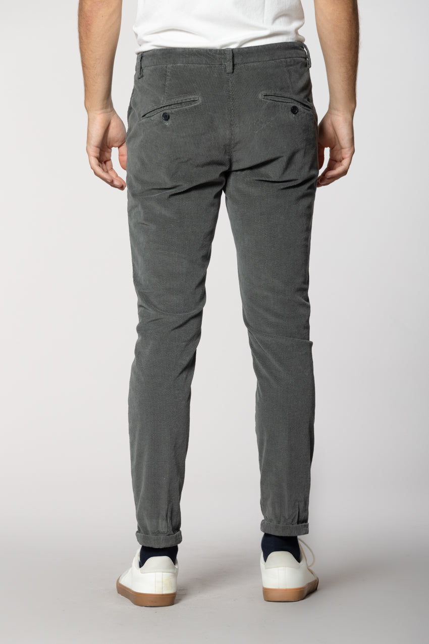 Osaka Herren Chinohose aus 500-Linien-Velours Carrot Fit
