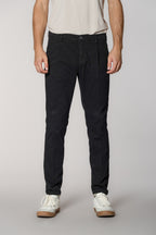 Osaka 1 Pinces pantaloni chino uomo in cotone seta carrot fit