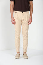 Osaka 1 Pinces pantalon chino homme en satin de coton et soie carrot fit ①