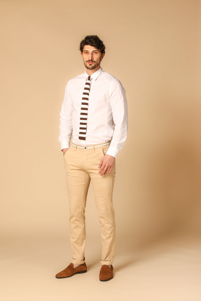 Image 2 de pantalon chino homme modèle Torino Summer de couleur kaki foncé, coupe slim de Mason's