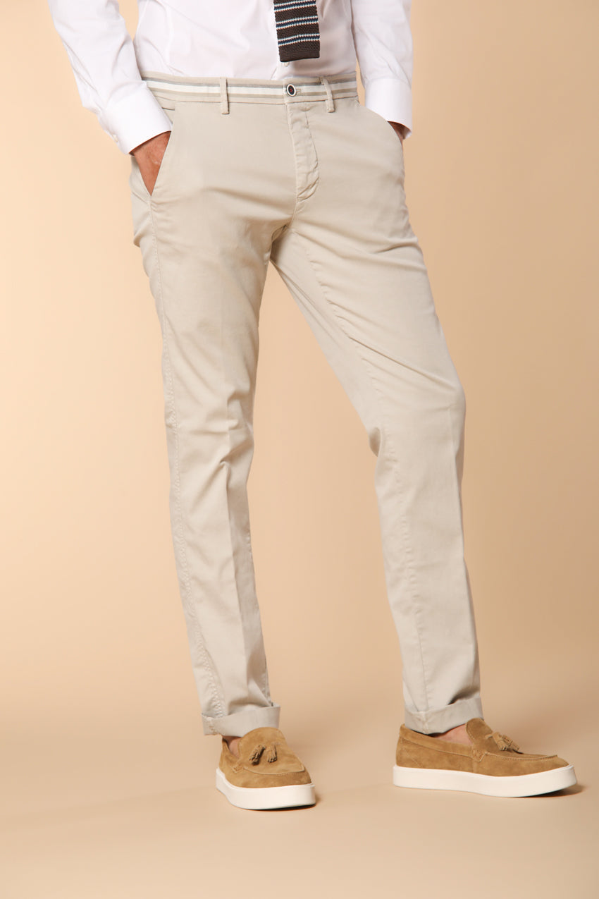 Torino Summer pantalon chino homme en twill de coton et lyocell coupe Slim fit