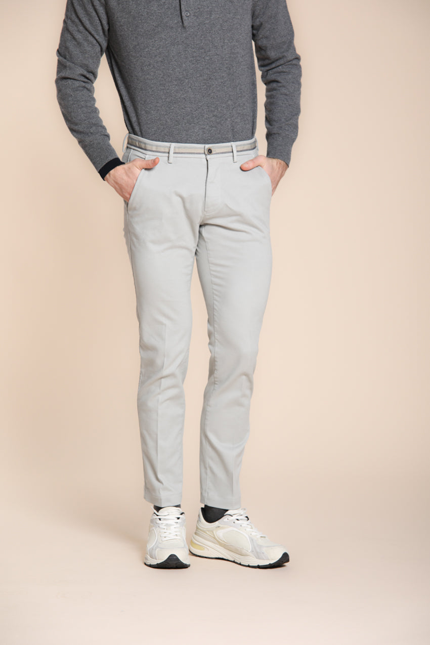 Foto 1 Torino Winter pantalone chino uomo in gabardina stretch slim fit