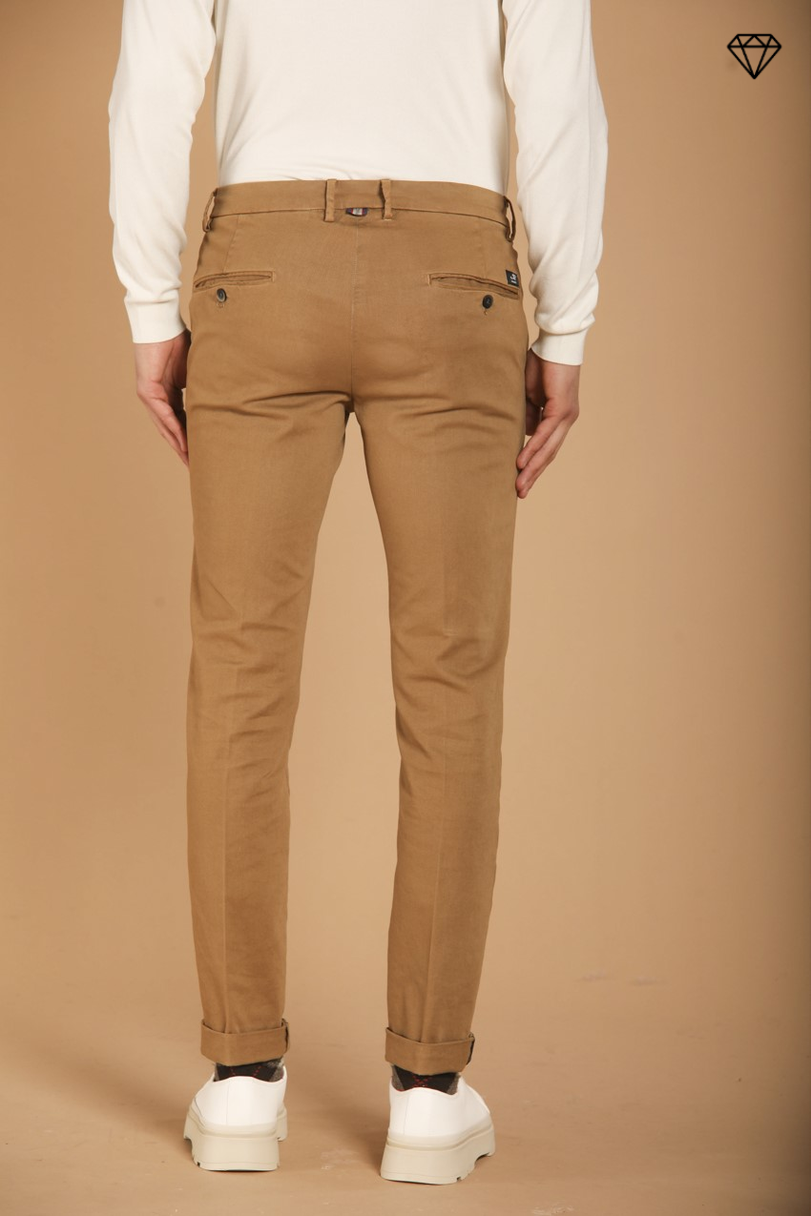 Torino pantalon chino homme en gabardine coupe slim ①