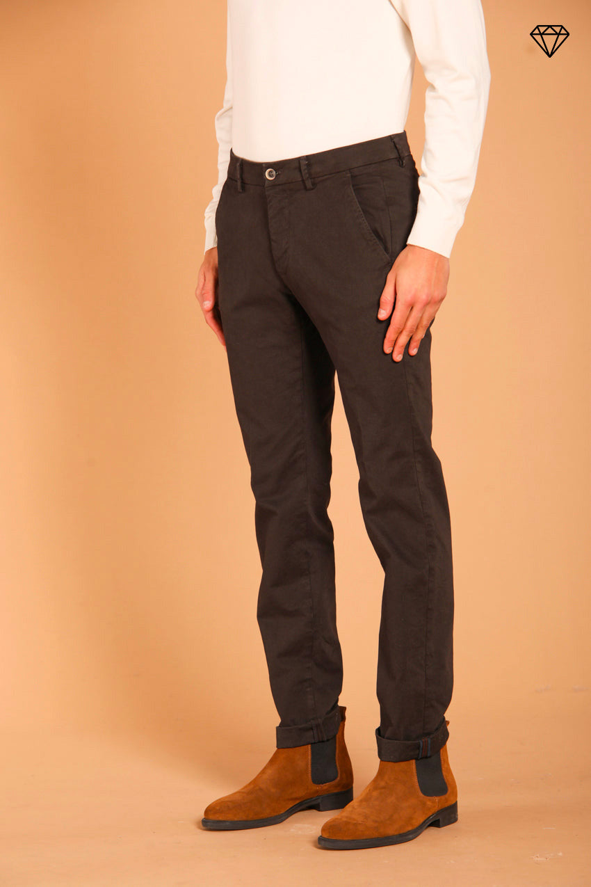 Torino pantalon chino homme en gabardine coupe slim  ①.