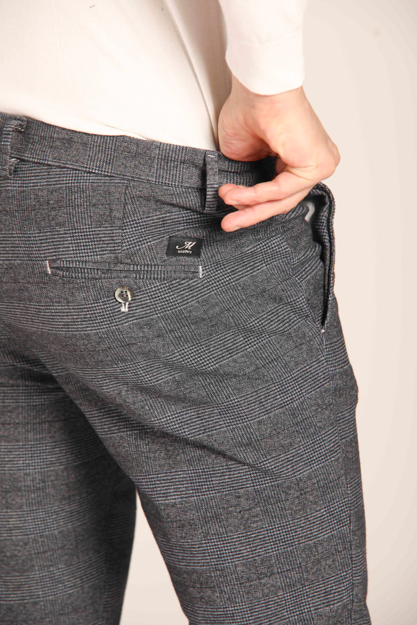 immagine 4 di pantalone chino uomo modello Torino Style, con pattern galles sfumato, di colore grigio, fit slim di Mason's