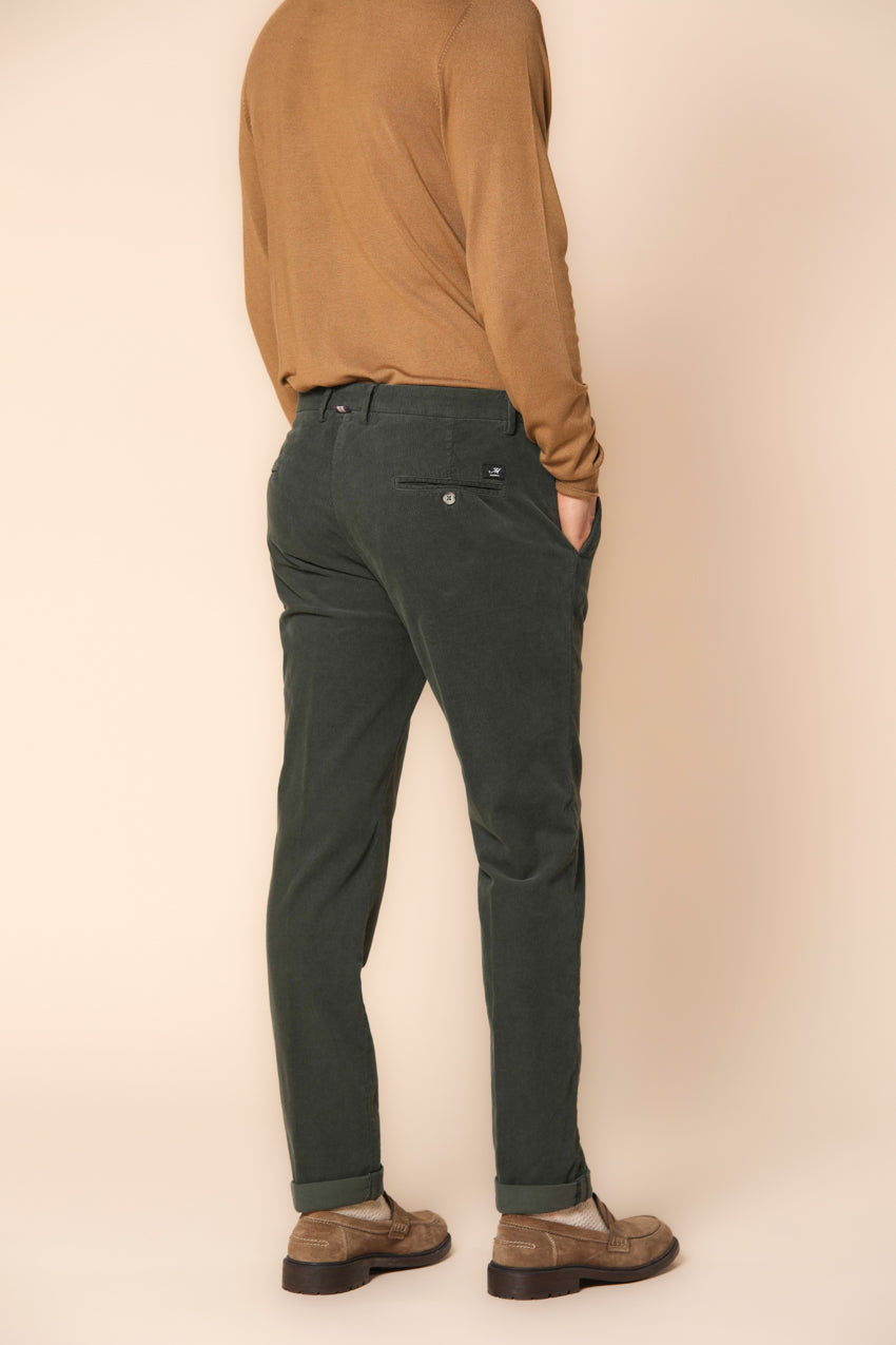 Torino pantalon chino homme en velours 1500 rayé coupe slim  ①.