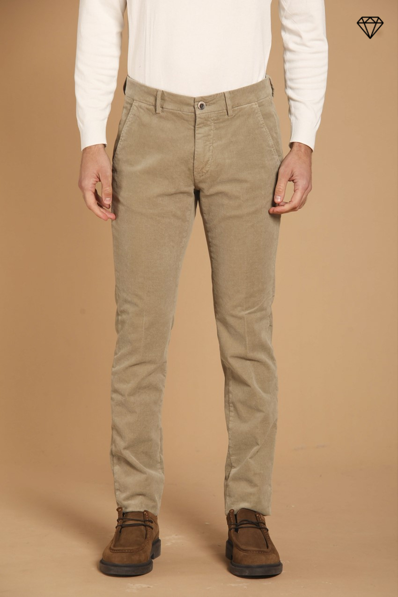 Torino pantalone chino uomo in velluto 1500 righe slim fit  ①