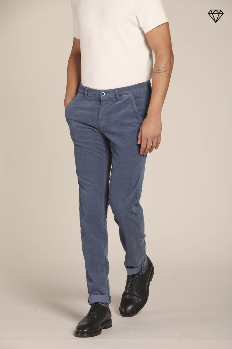 Torino Herren Chino Hose aus Samt 1500 gestreifte Slim Fit  ①