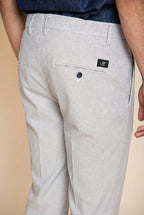 Torino pantalone chino uomo in microfantasia pied de poule tinto filo blu slim fit