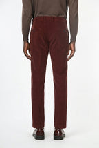 Torino Chinohose für Herren aus 1000-Rippen-Feincord, Slim Fit ①