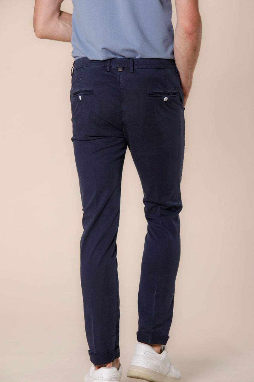 Image 4 of Mason's Torino Summer Color model navy blue cotton twill and tencel men's chino pants