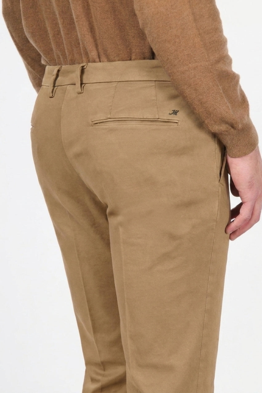 Torino Flex Chinohose für Herren aus Satin mit slim fit ①
