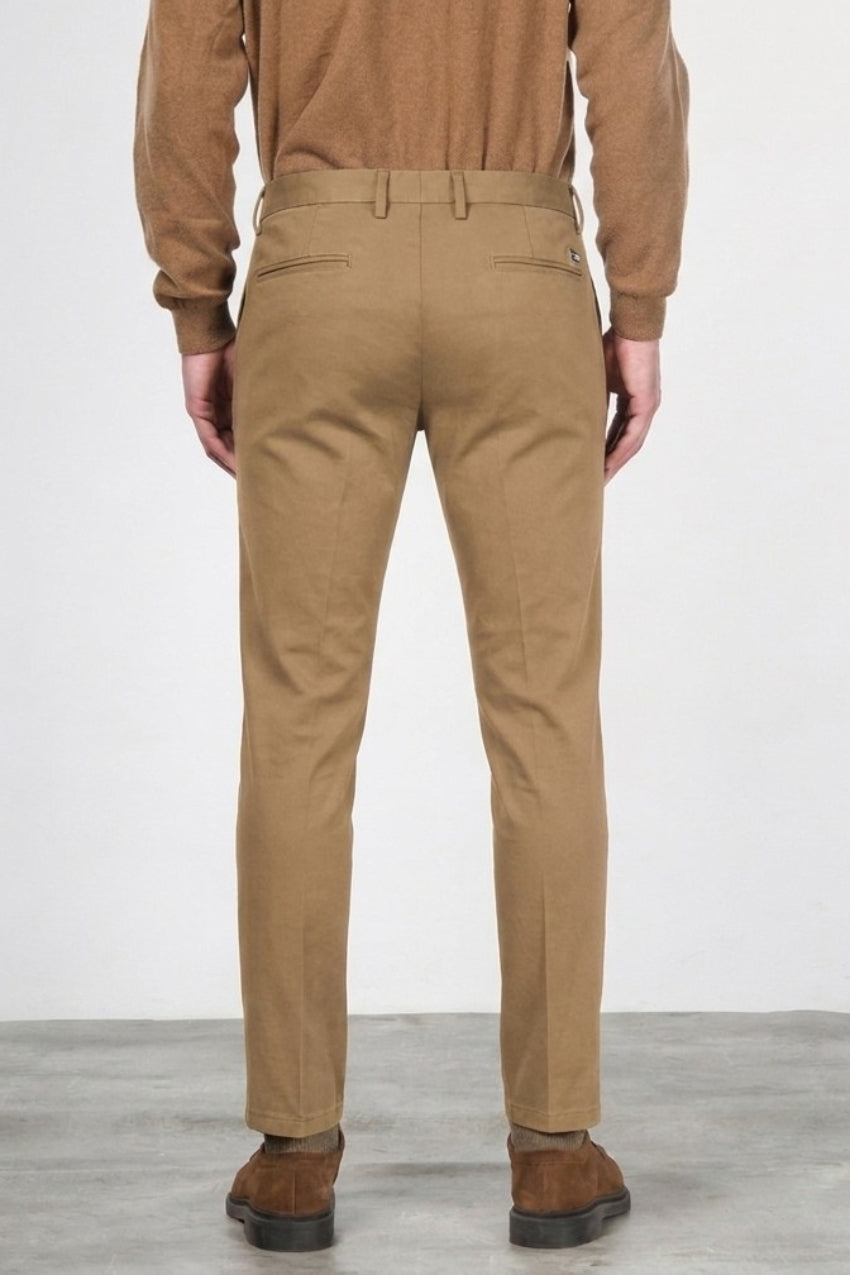 Torino Flex Chinohose für Herren aus Satin mit slim fit ①
