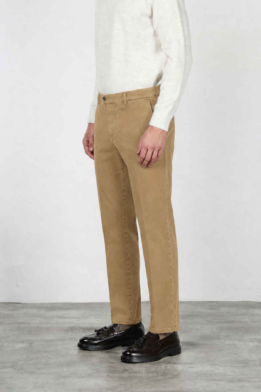 Madison men’s chino pants in stretch bull with carrot fit
