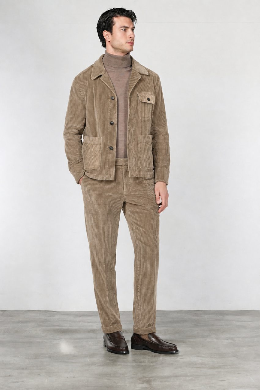 Paris men’s chino pants in wide-wale velvet with carrot fit
