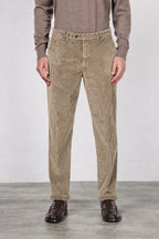 Paris men’s chino pants in wide-wale velvet with carrot fit
