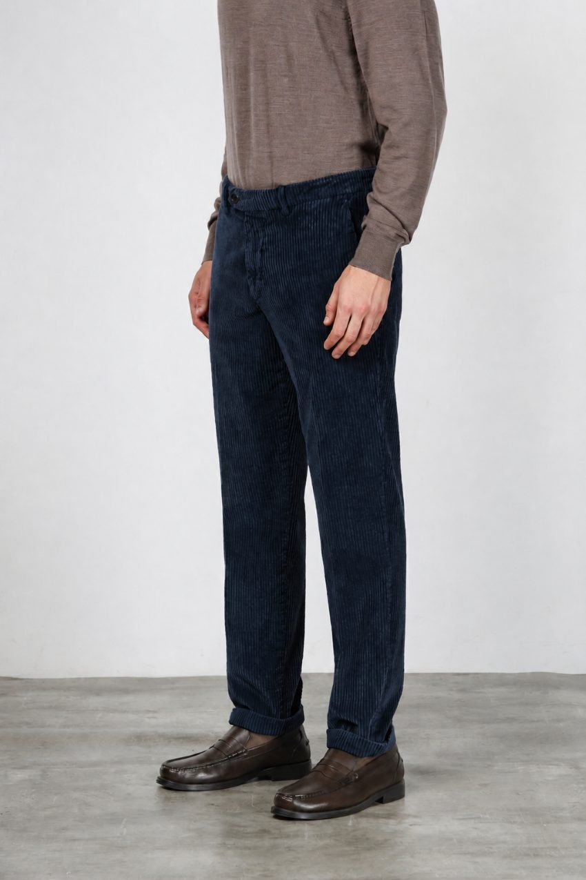 Paris pantalone chino uomo in velluto a costa larga carrot fit