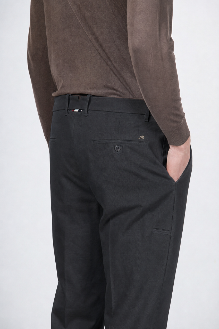 Paris pantalon chino homme en tricotine stretch carrot fit ①