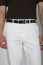 Ceinture en cuir faite à la main avec clous