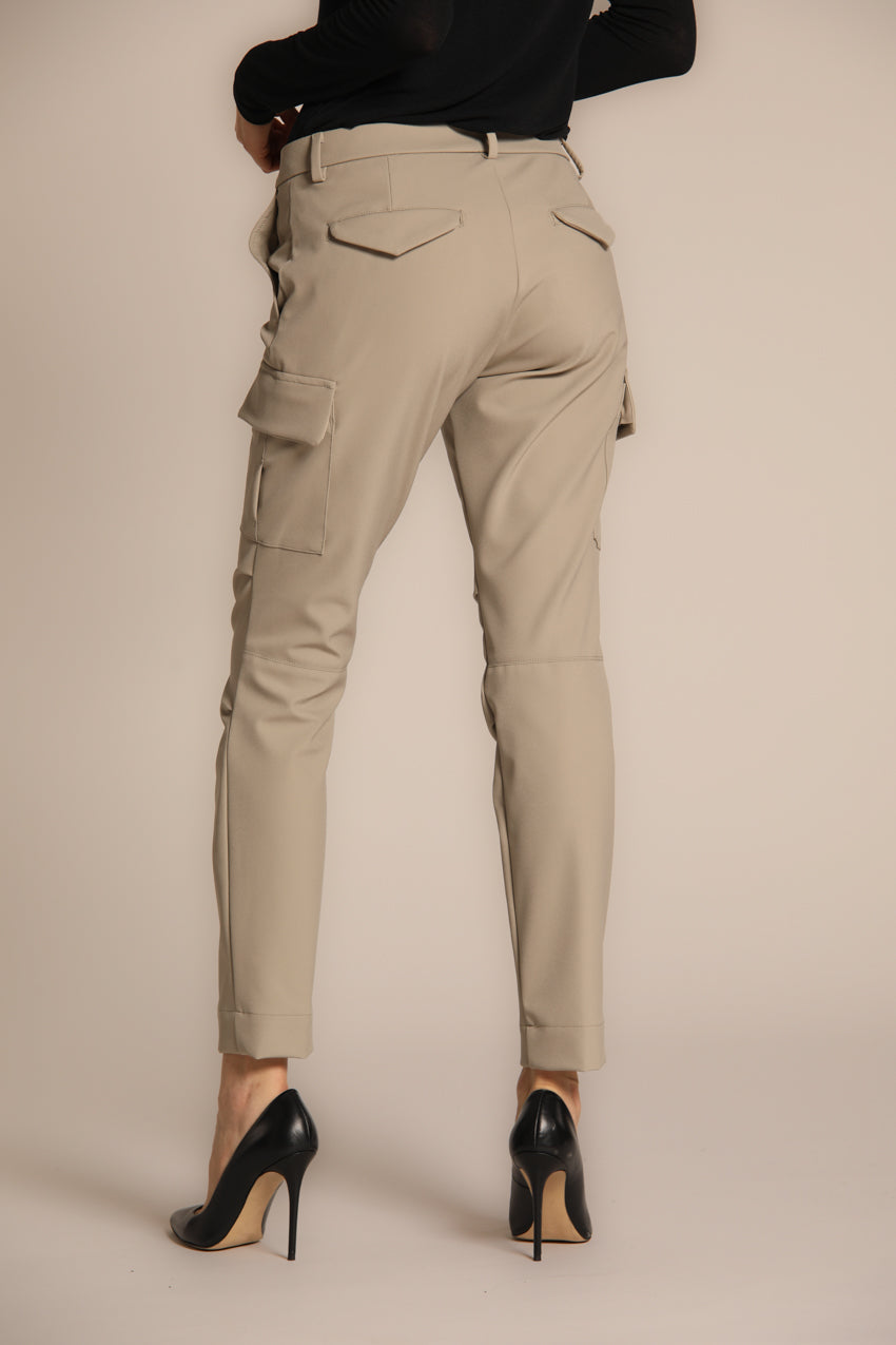 immagine 5 di pantalone cargo donna, modello Chile City, colore beige chiaro, fit curvy di mason's