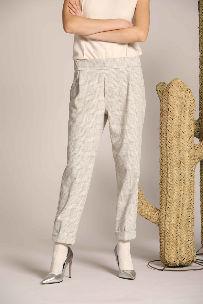 immagine 1 di pantalone chino donna, modello Easy Jogger, di colore grigio, pattern galles, fit relaxed di mason's