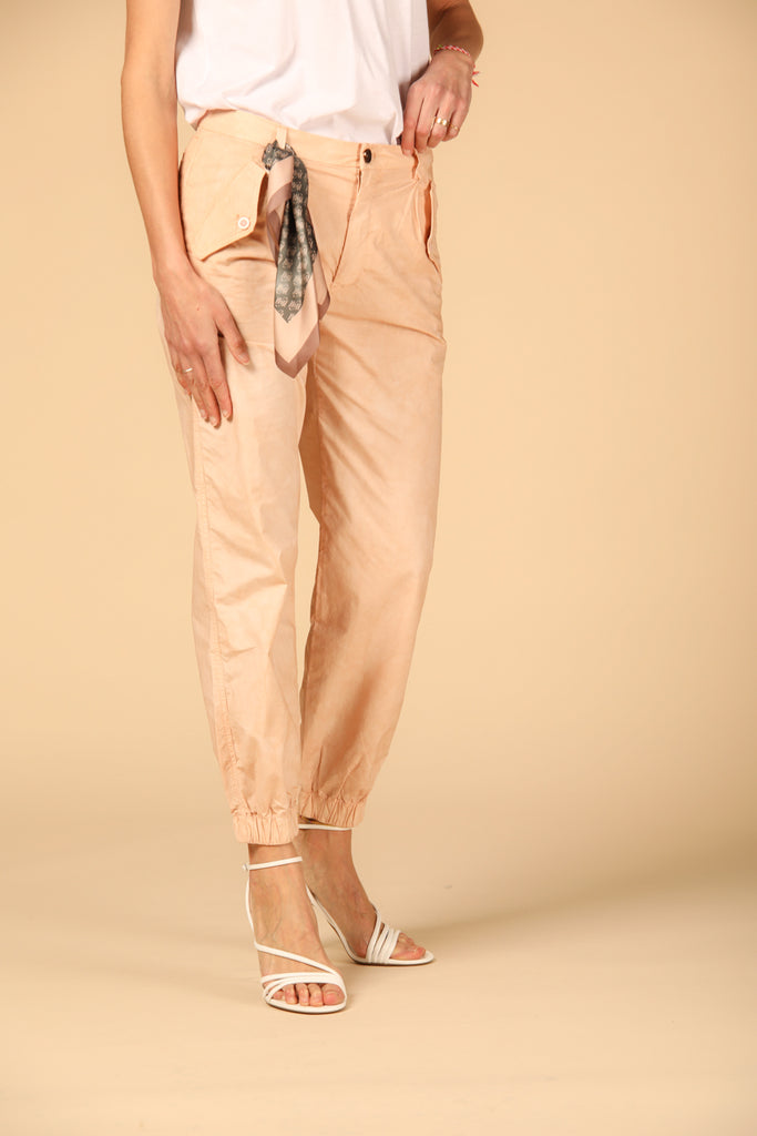 Image 1 de Pantalon cargo pour femme modèle Evita de Mason's en couleur rose curvy fit