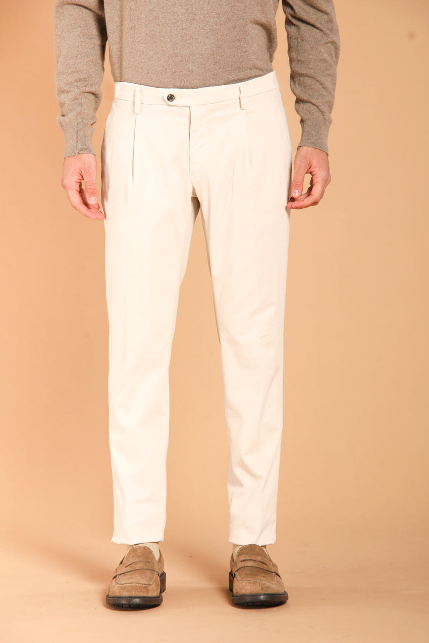 Immagine 1 di Genova Style pantalone chino uomo in gabardina regular fit