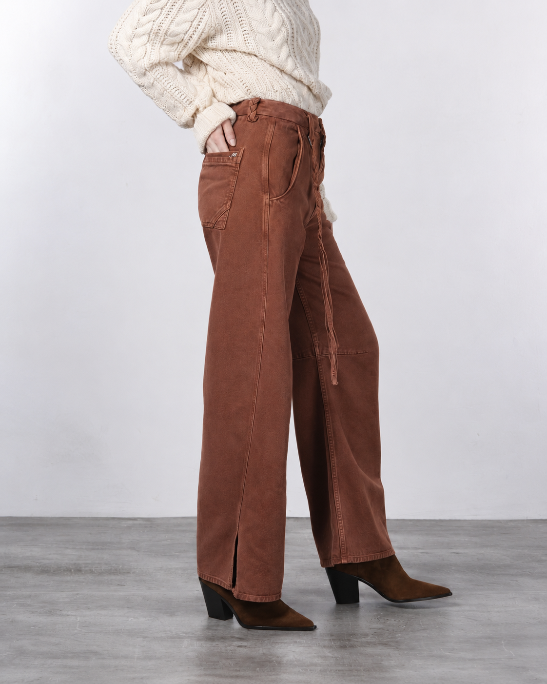 Violette pantalon chino femme en twill balloon fit ①
