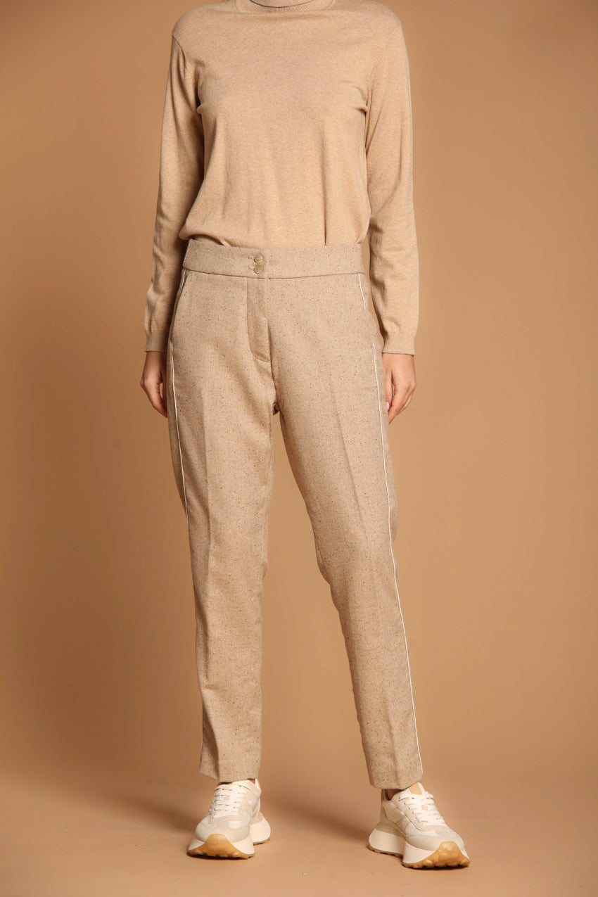 immagine 1 di pantalone chino odnna, modello Iris Jog, di colore naturale, in tweed, fit regular di mason's