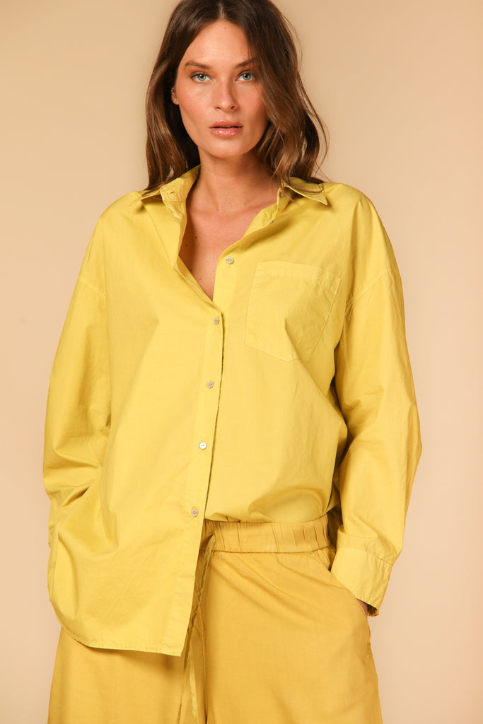 Image 1 de chemise femme modèle Lauren en jaune, coupe oversize de Mason's