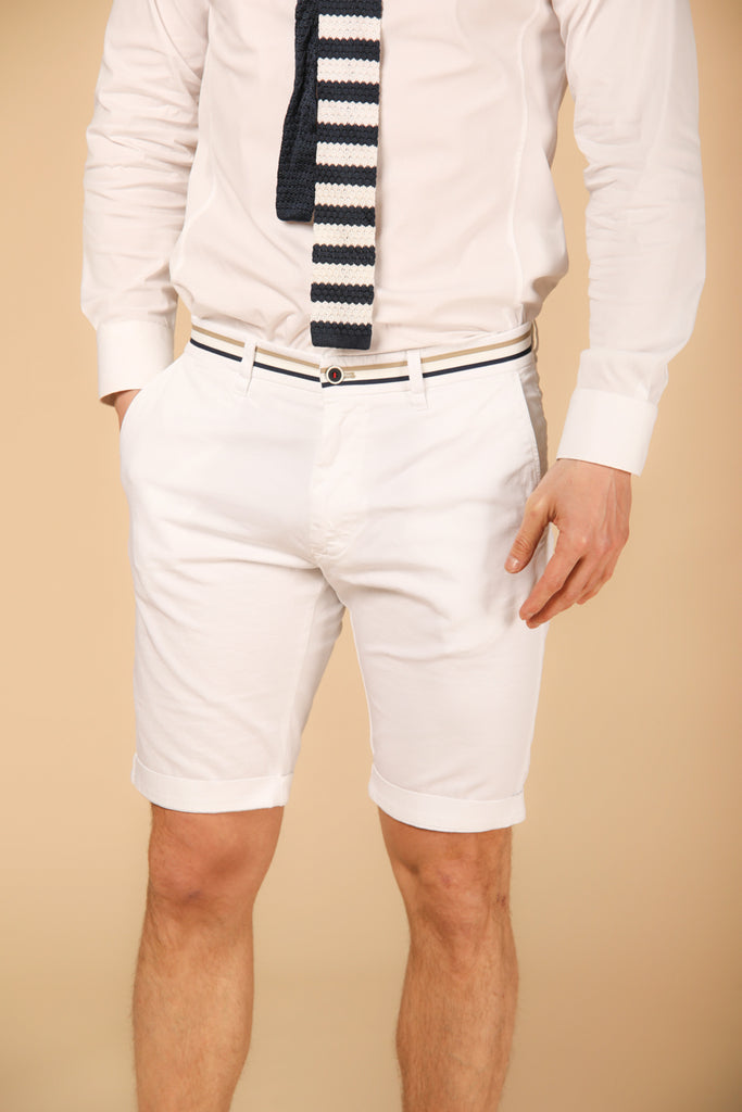 Image 1 du bermuda chino pour homme modèle London Summer en blanc, coupe régulière de Mason's