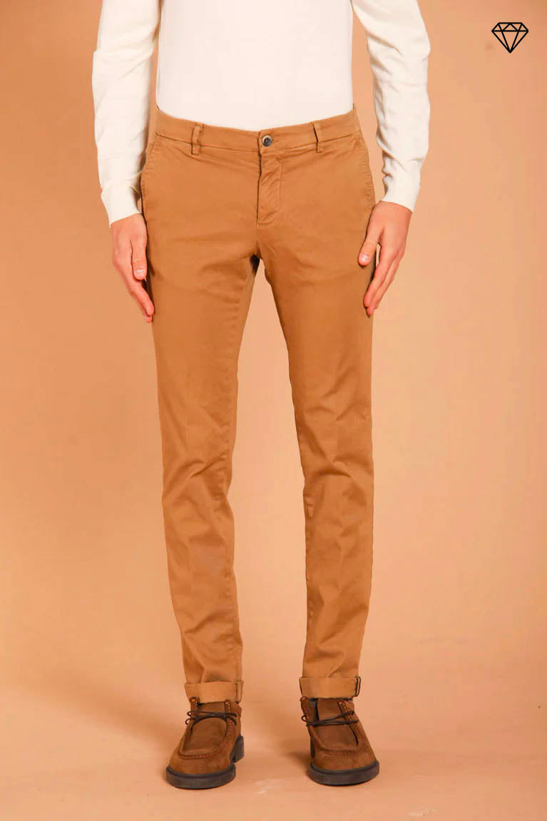 Milano pantalon chino homme en gabardine stretch coupe extra slim  ①