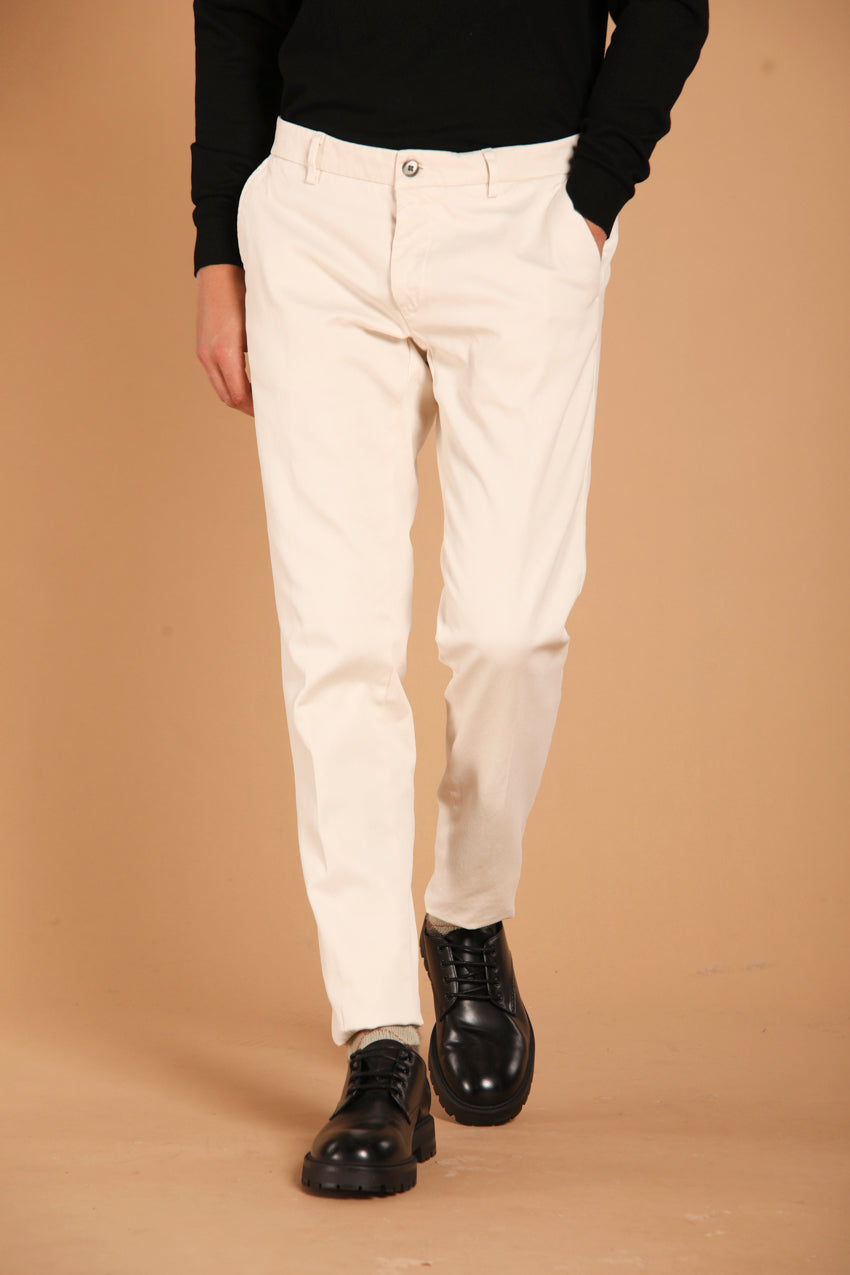 immagine 1 di pantalone chino uomo modello Milano Style di colore bianco, fit extra slim di mason's