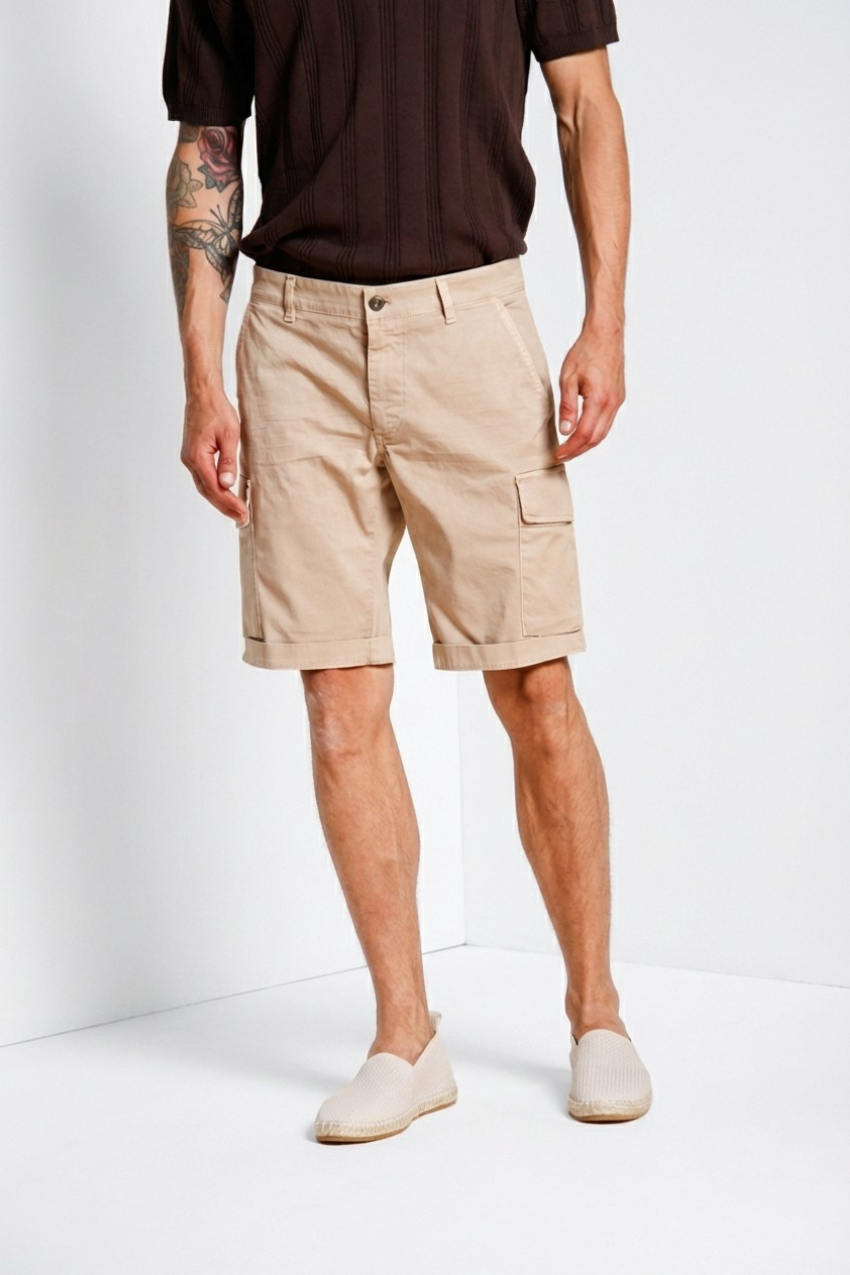 Chile Bermuda Cargo Herren aus Stretch-Satin slim fit ①
