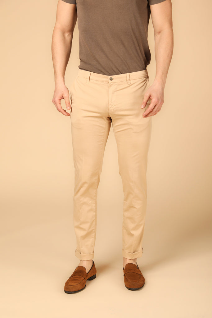Image 1 de pantalon chino homme modèle New York City en kaki foncé, coupe régulière de Mason's