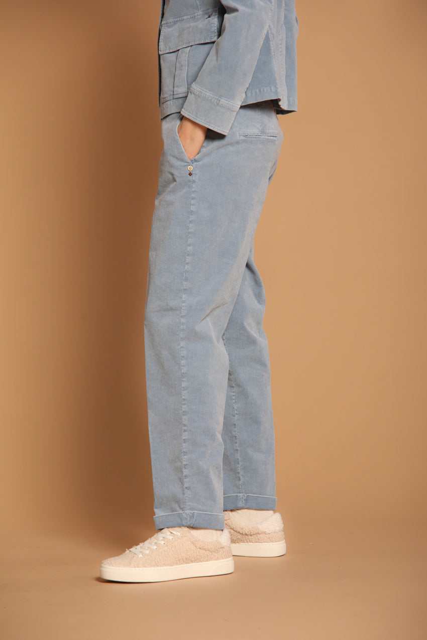 immagine 3 di pantalone chino donna, modello New York Cozy, di colore carta da zucchero, in velluto, fit relaxed di mason's