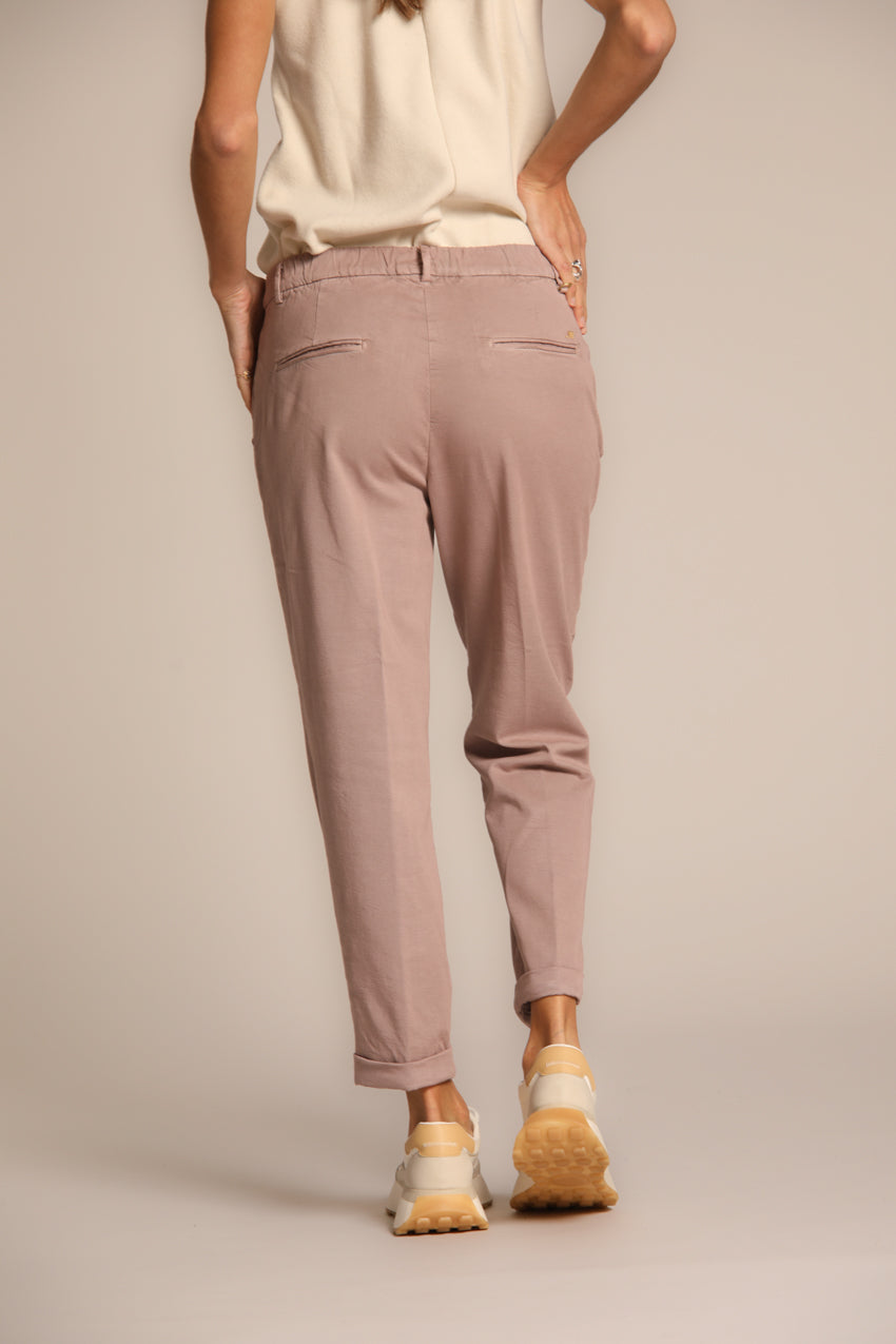 immagine 4 di pantalone chino donna, modello New York Cozy, di colore glicine, fit relaxed di mason's